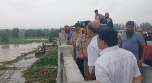 बारिश से बिगड़े हालात पर प्रशासन अलर्ट, DM और SSP ने पुरकाजी में किया ग्राउंड जीरो पर निरीक्षण